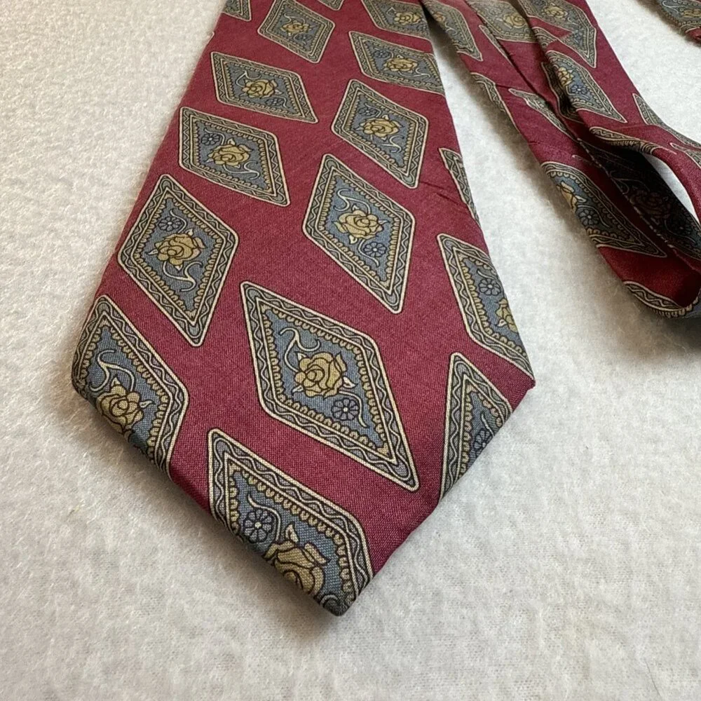 Vintage Bert Pulitzer Neck Tie Burgundy With Roses Pattern 100%‎ Silk 59